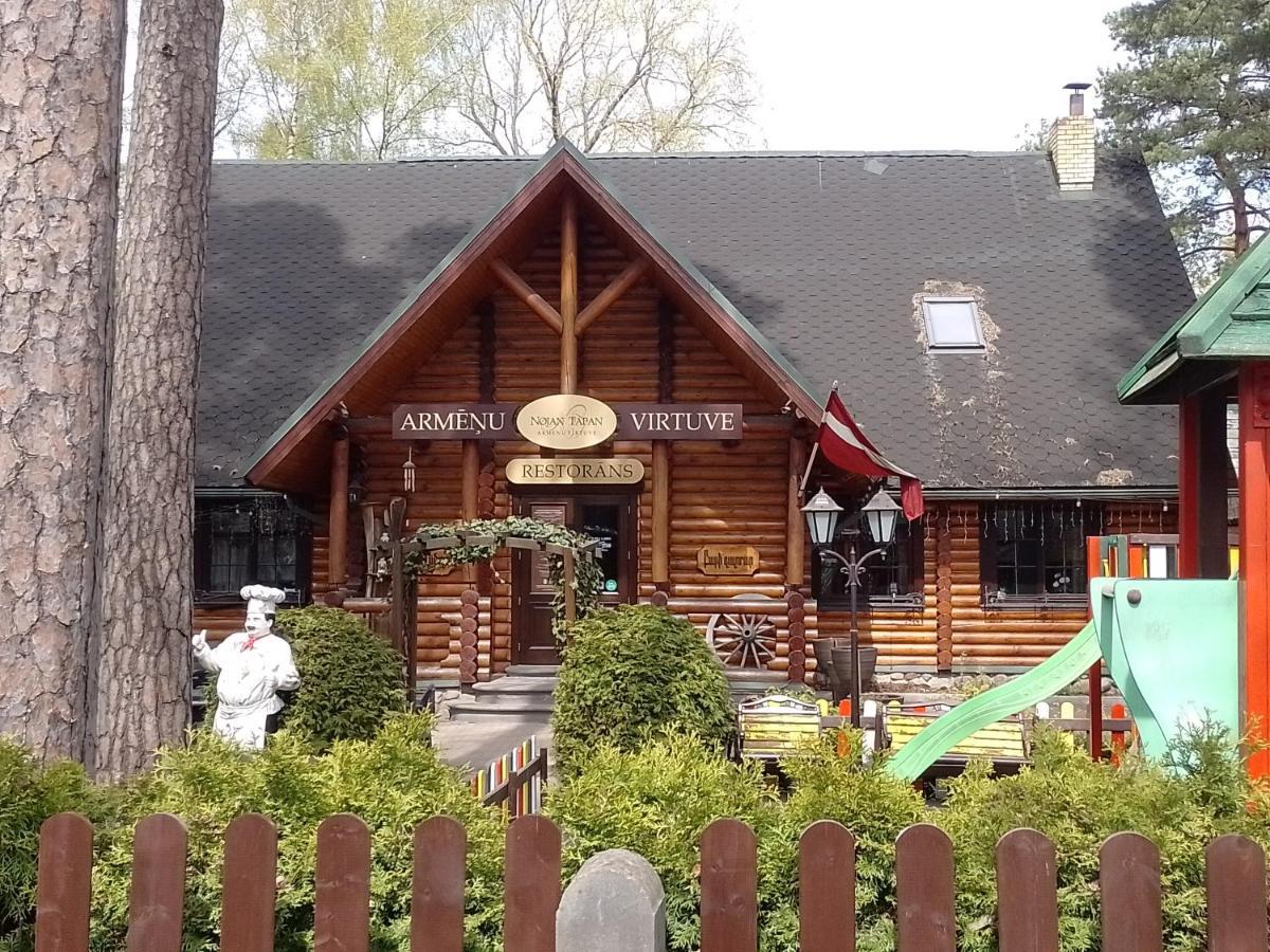 House, Garden & Sauna. Free Parking. Train Stop-200 M. Sea-1 Km. Jūrkalne 외부 사진