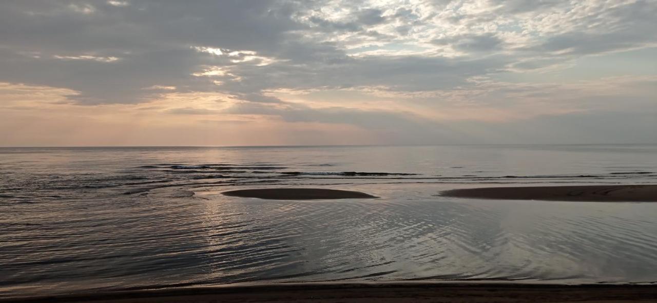 House, Garden & Sauna. Free Parking. Train Stop-200 M. Sea-1 Km. Jūrkalne 외부 사진