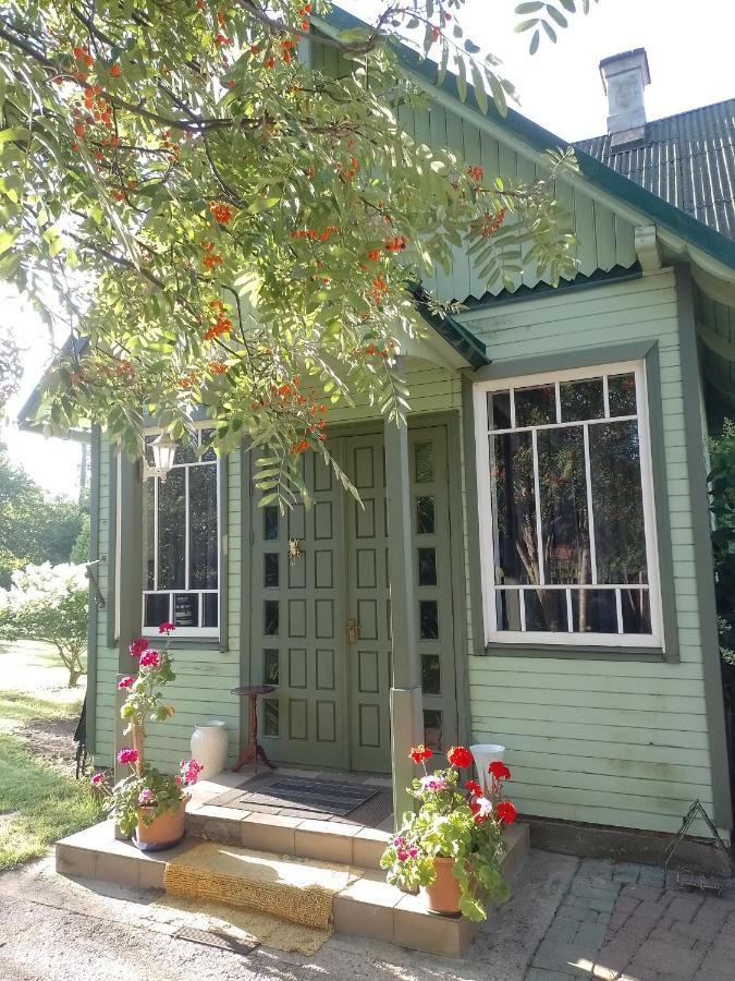 House, Garden & Sauna. Free Parking. Train Stop-200 M. Sea-1 Km. Jūrkalne 외부 사진